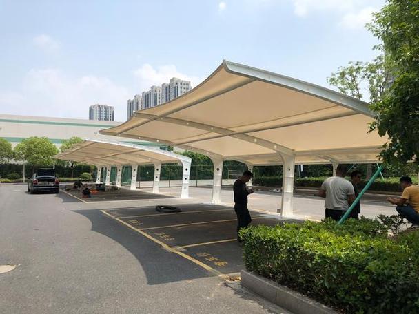 2025新澳门黄大仙和车棚起火烧上百辆车与车棚起火烧上百辆车怎么办